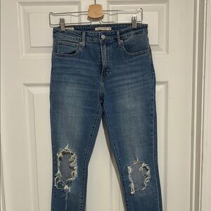 Women's Levi’s Blue Distressed Jeans